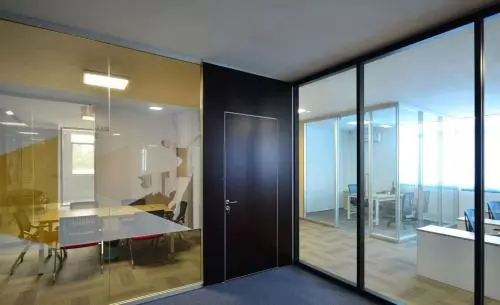 隔壁辦公區(qū) (1).jpg 隔壁辦公區(qū) (1).jpg